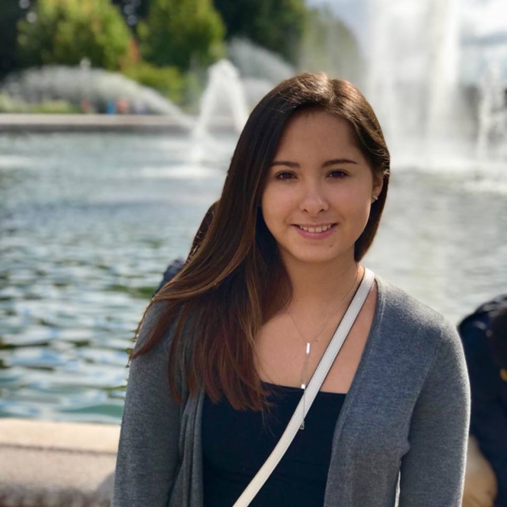 Meet your Posher, Anahi